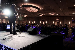 Collin Raye performing