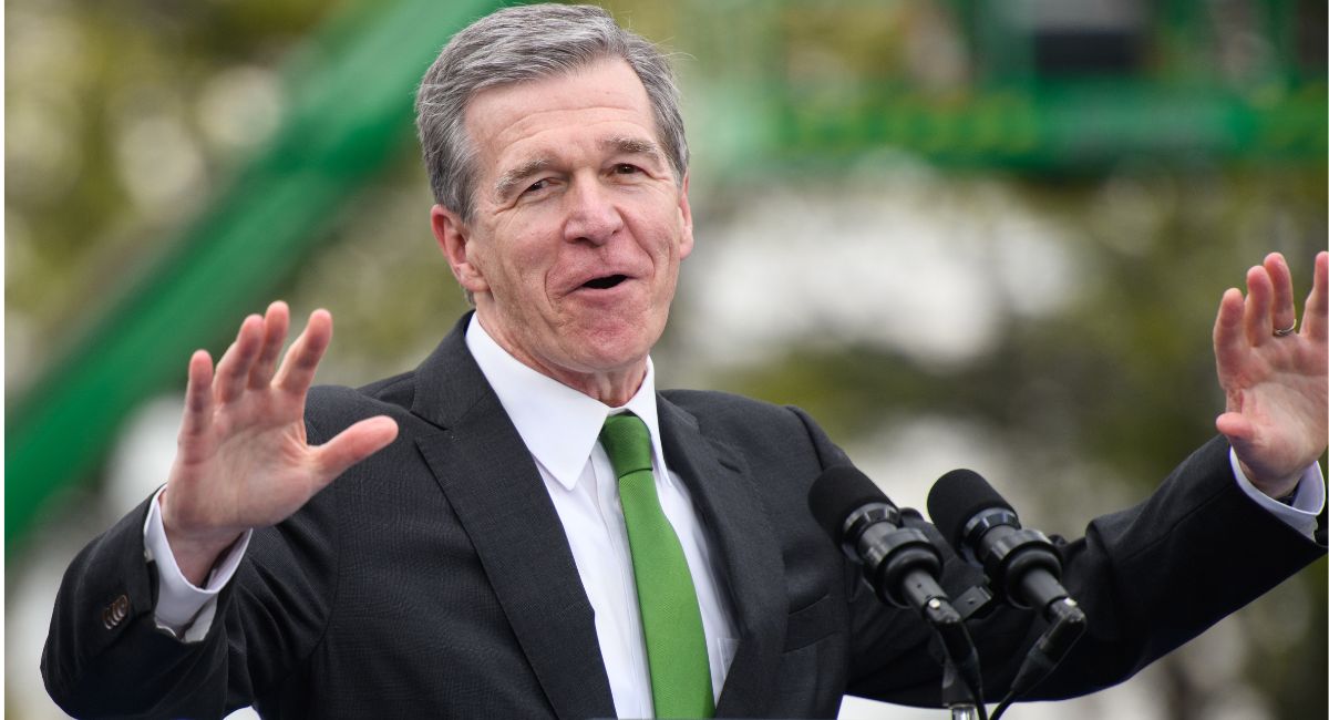 North Carolina, Roy Cooper, abortion